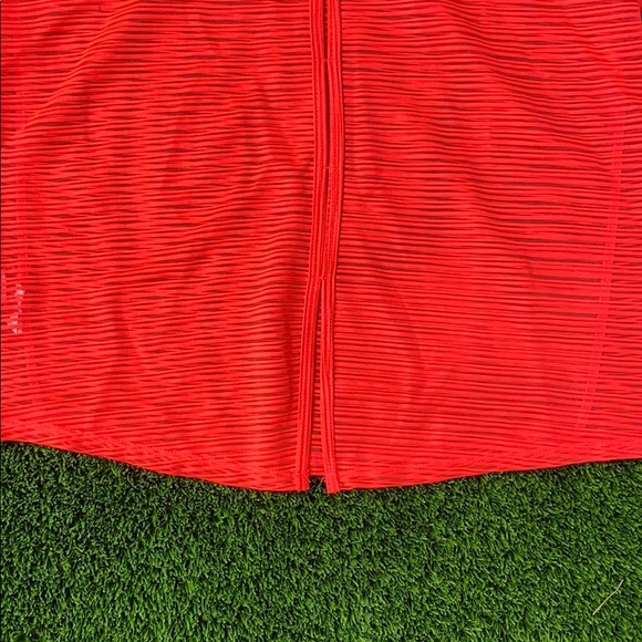 Strappy open slits in back v neck tank top - Picture 9 of 13